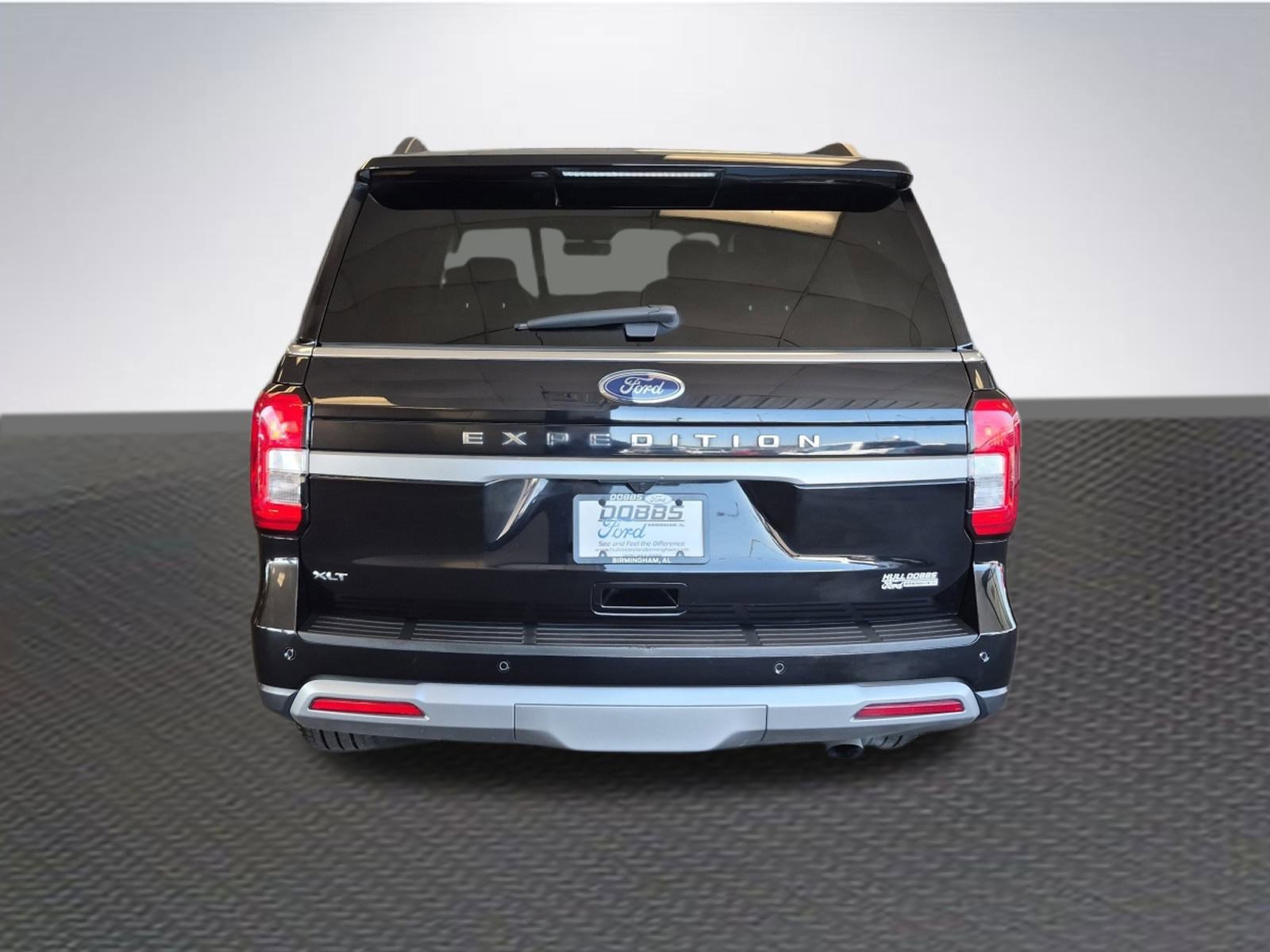 Certified 2024 Ford Expedition XLT image 6