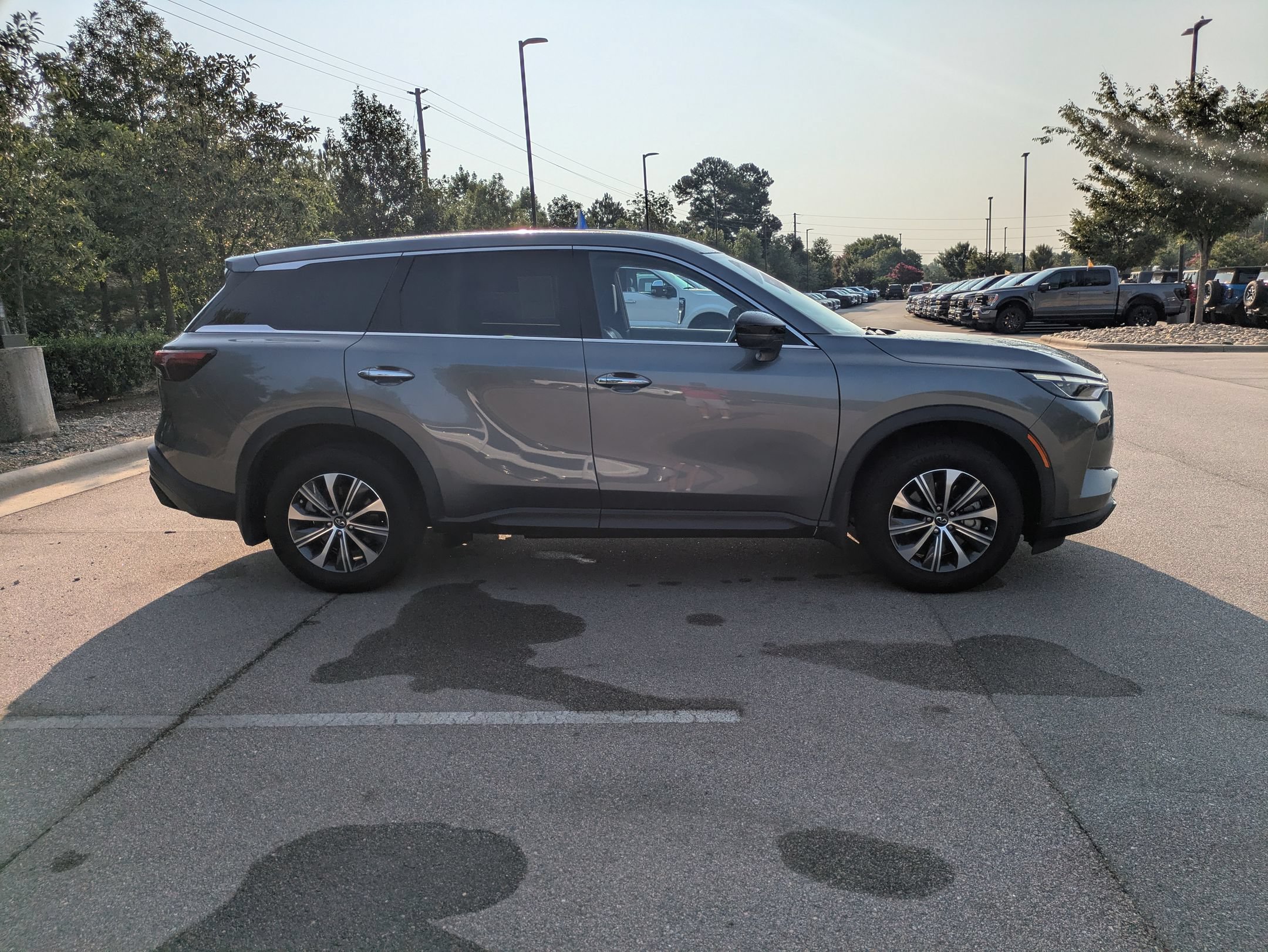 Used 2025 INFINITI QX60 Pure FWD image 3