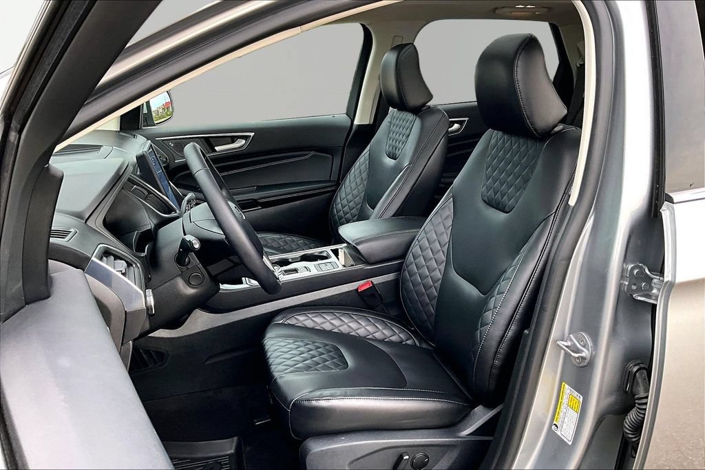 Certified 2024 Ford Edge Titanium w/ Equipment Group 301A AWD/4WD image 25