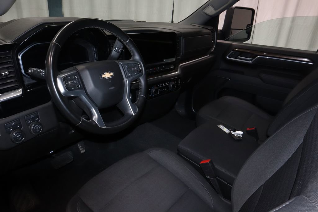 Used 2025 Chevrolet Silverado 3500 LT w/ Convenience Package AWD/4WD image 25