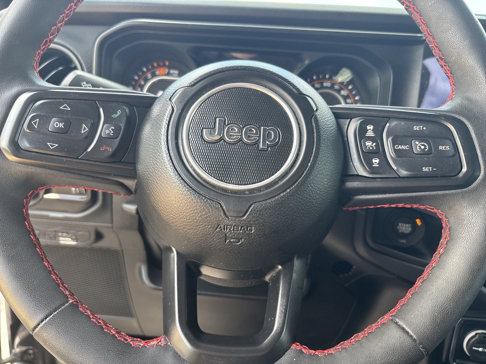 Used 2024 Jeep Wrangler Rubicon w/ Technology Group AWD/4WD image 10