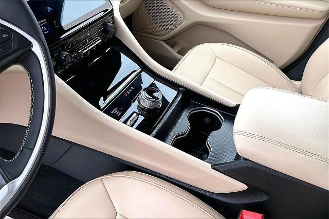 Used 2024 Jeep Grand Cherokee Limited image 14