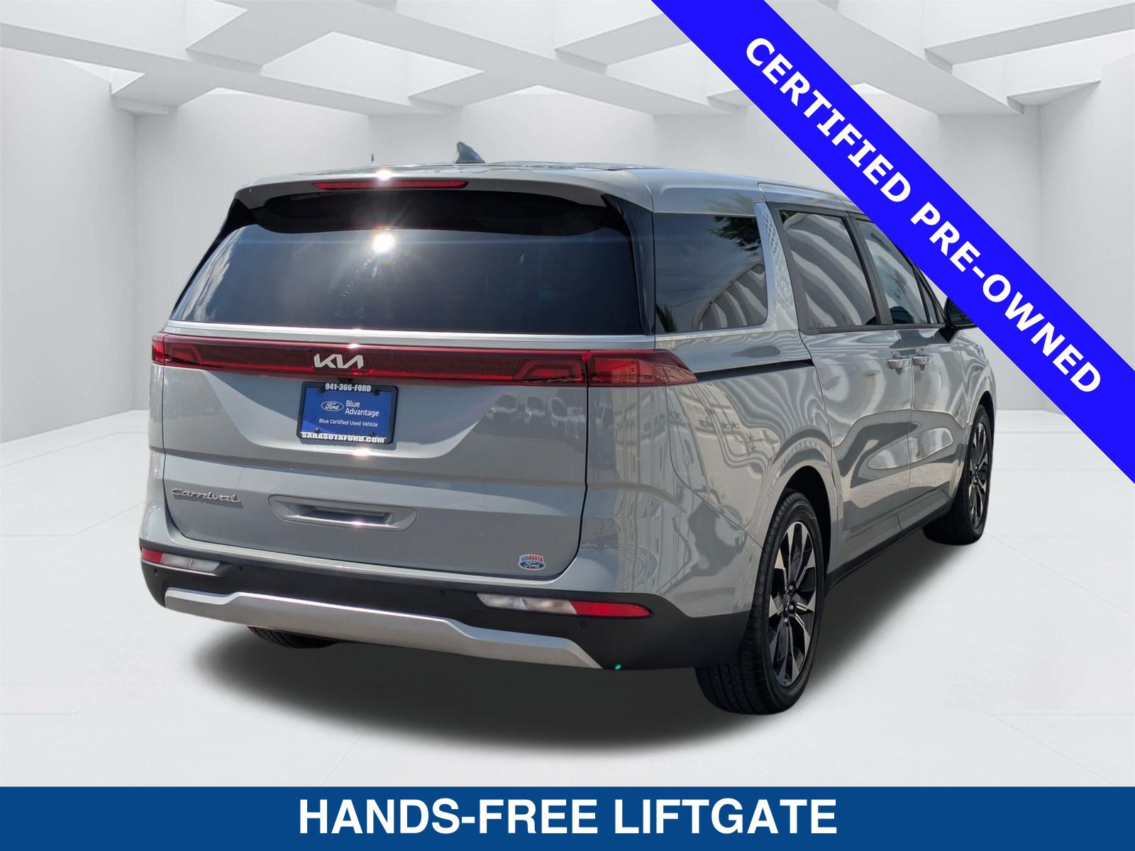 Used 2022 Kia Carnival EX FWD image 5