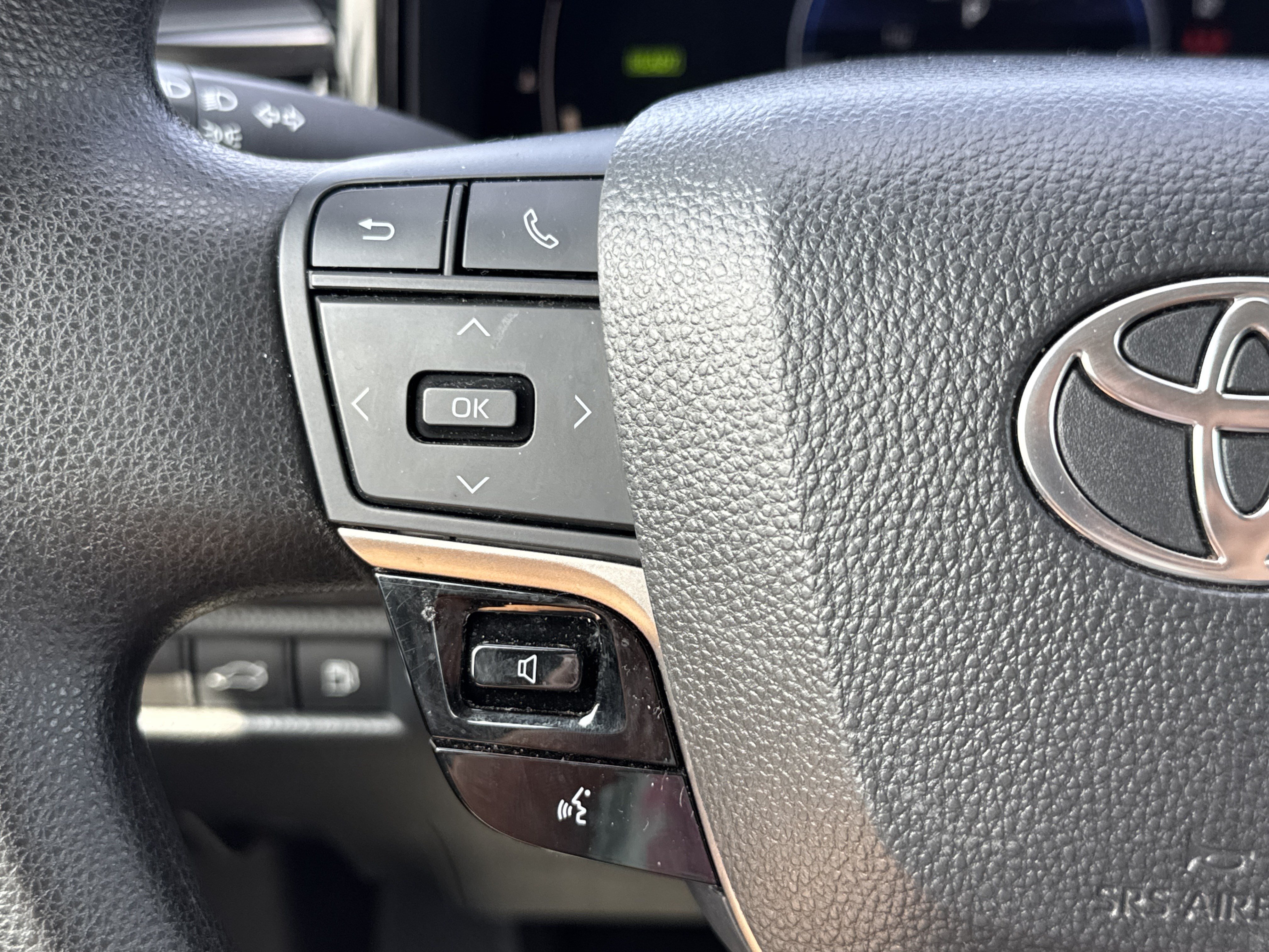 Used 2025 Toyota Camry LE FWD image 16