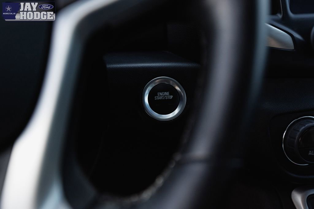 Used 2024 GMC Terrain SLT image 30