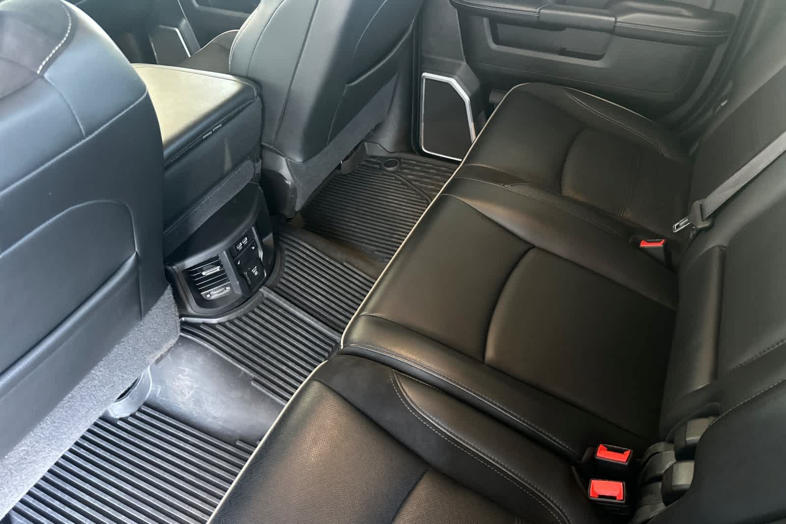 Used 2022 RAM 2500 Laramie AWD/4WD image 4