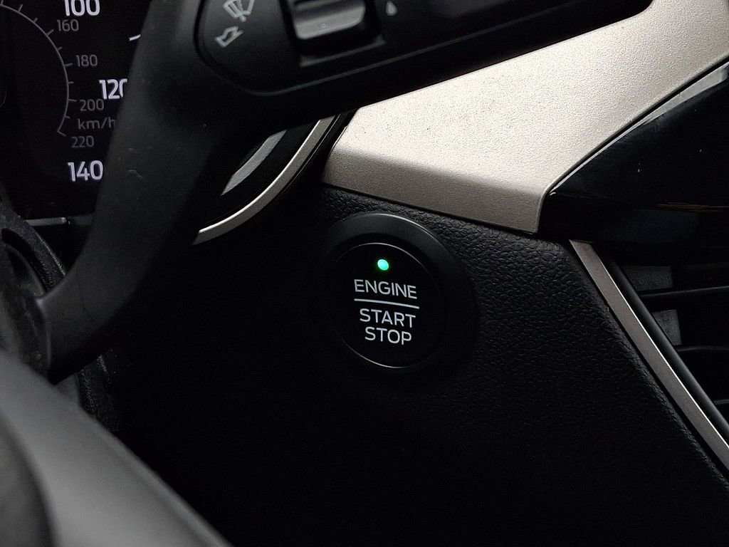 Certified 2020 Ford Escape SE image 24