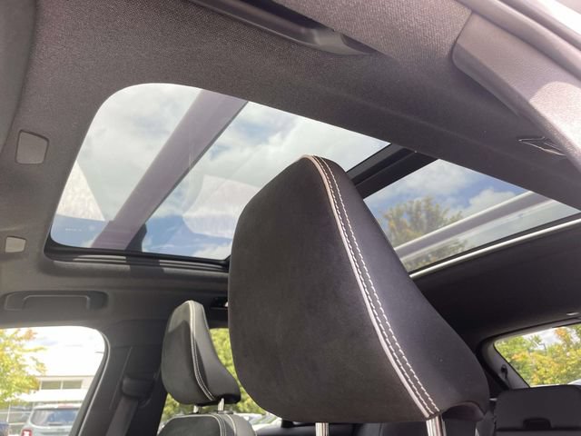 Used 2022 Volvo XC40 P8 Recharge Ultimate AWD/4WD image 25