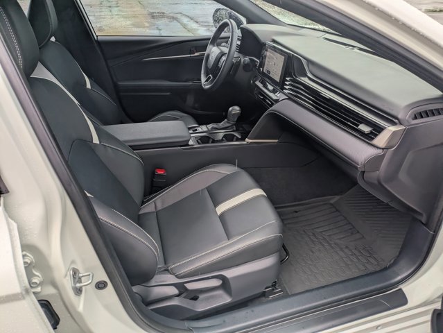 Used 2025 Toyota Camry SE w/ Convenience Package FWD image 18