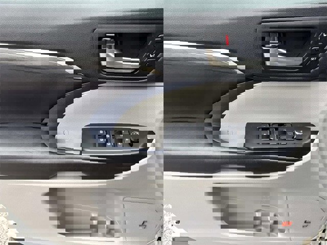 Used 2019 Toyota Highlander Limited image 27