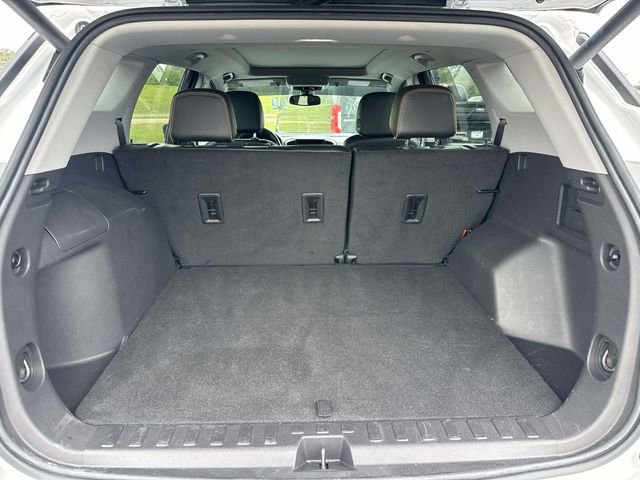 Used 2024 GMC Terrain AT4 image 8