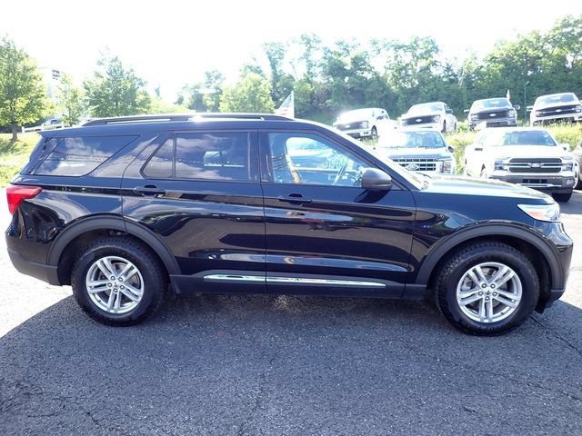 Certified 2023 Ford Explorer XLT w/ Equipment Group 202A AWD/4WD image 9