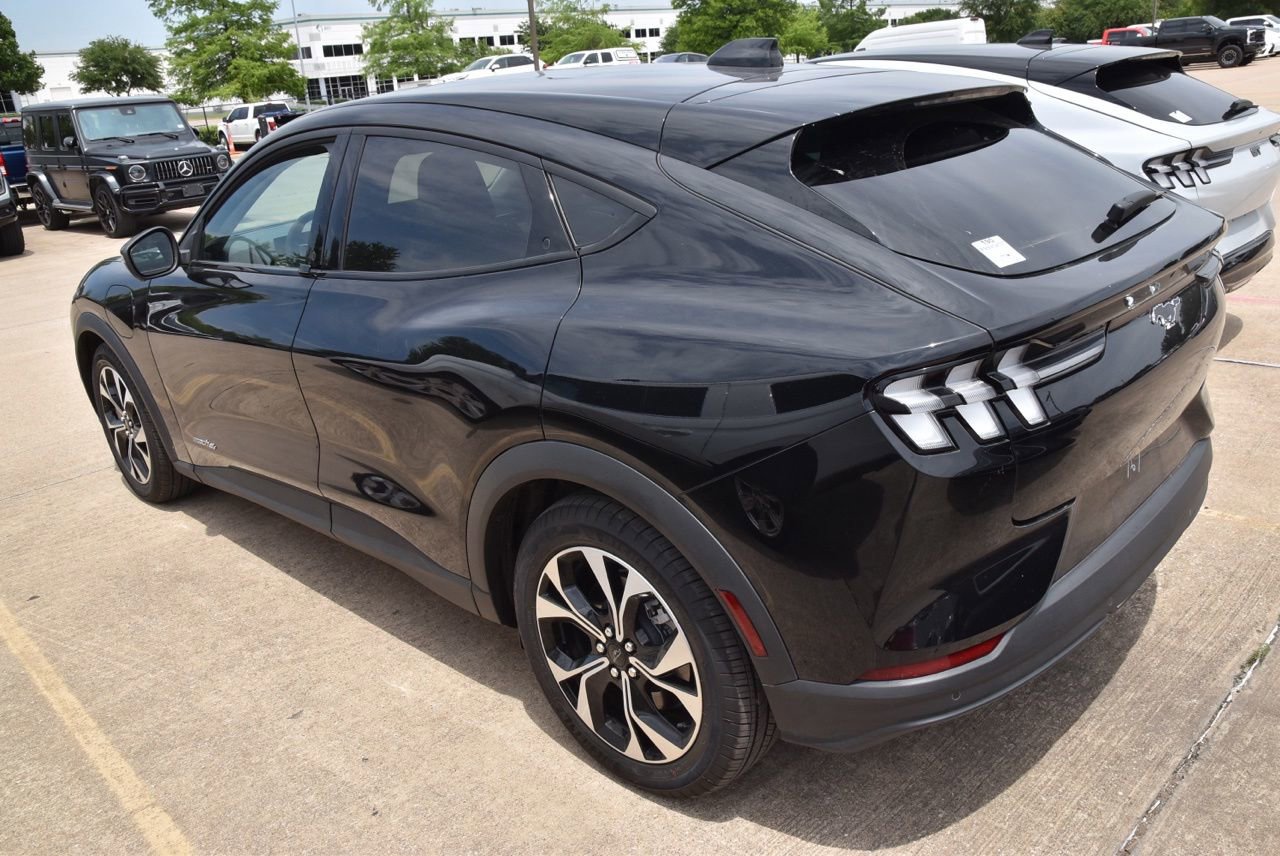 Certified 2025 Ford Mustang Mach-E Select w/ Comfort Package Lite AWD/4WD image 7