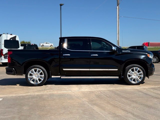Used 2023 Chevrolet Silverado 1500 High Country w/ Technology Package AWD/4WD image 8
