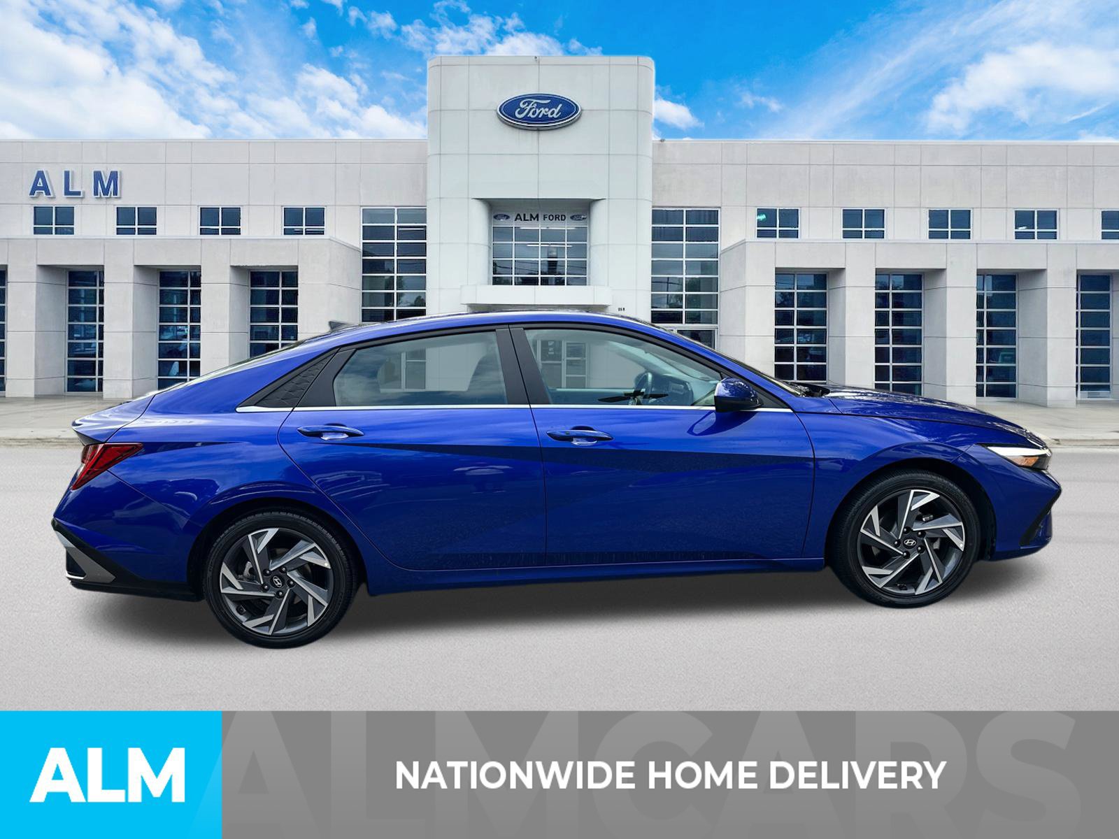 Used 2025 Hyundai Elantra SEL FWD image 4