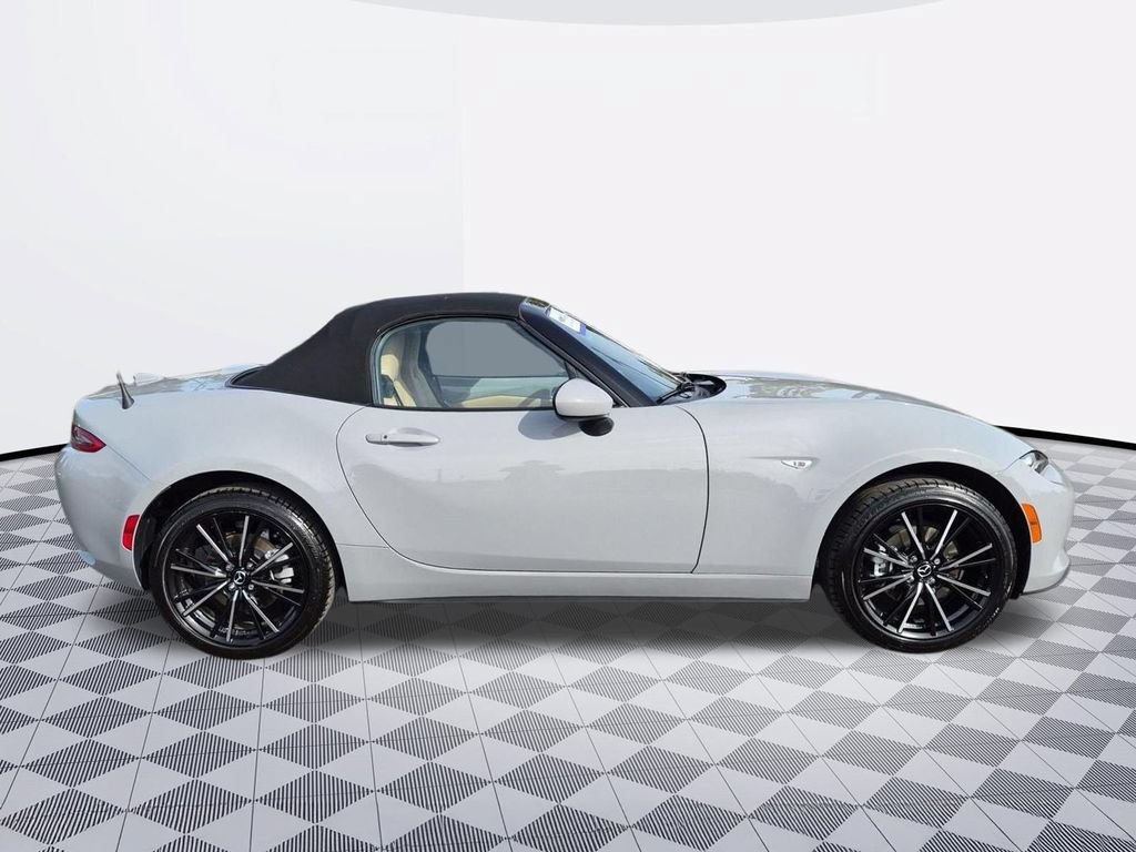 Used 2024 MAZDA MX-5 Miata Grand Touring w/ Weather Package RWD image 6