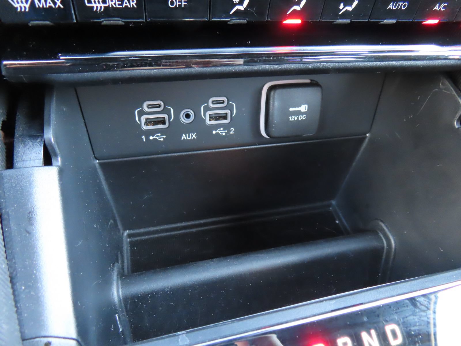 Used 2025 Jeep Grand Cherokee Limited w/ Trailer Tow Package AWD/4WD image 27
