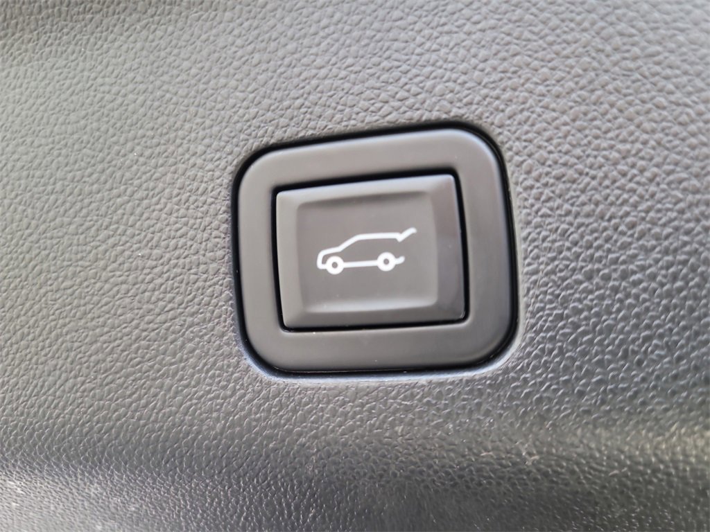 Used 2023 Chevrolet Tahoe Z71 image 8