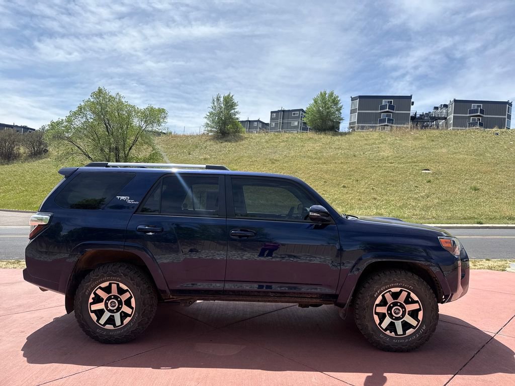 Used 2018 Toyota 4Runner TRD Off-Road Premium AWD/4WD image 10