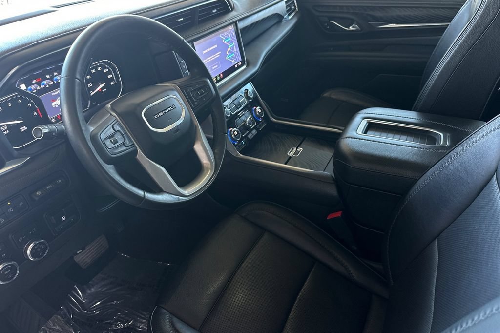 Used 2021 GMC Yukon XL Denali w/ Denali Ultimate Package AWD/4WD image 12