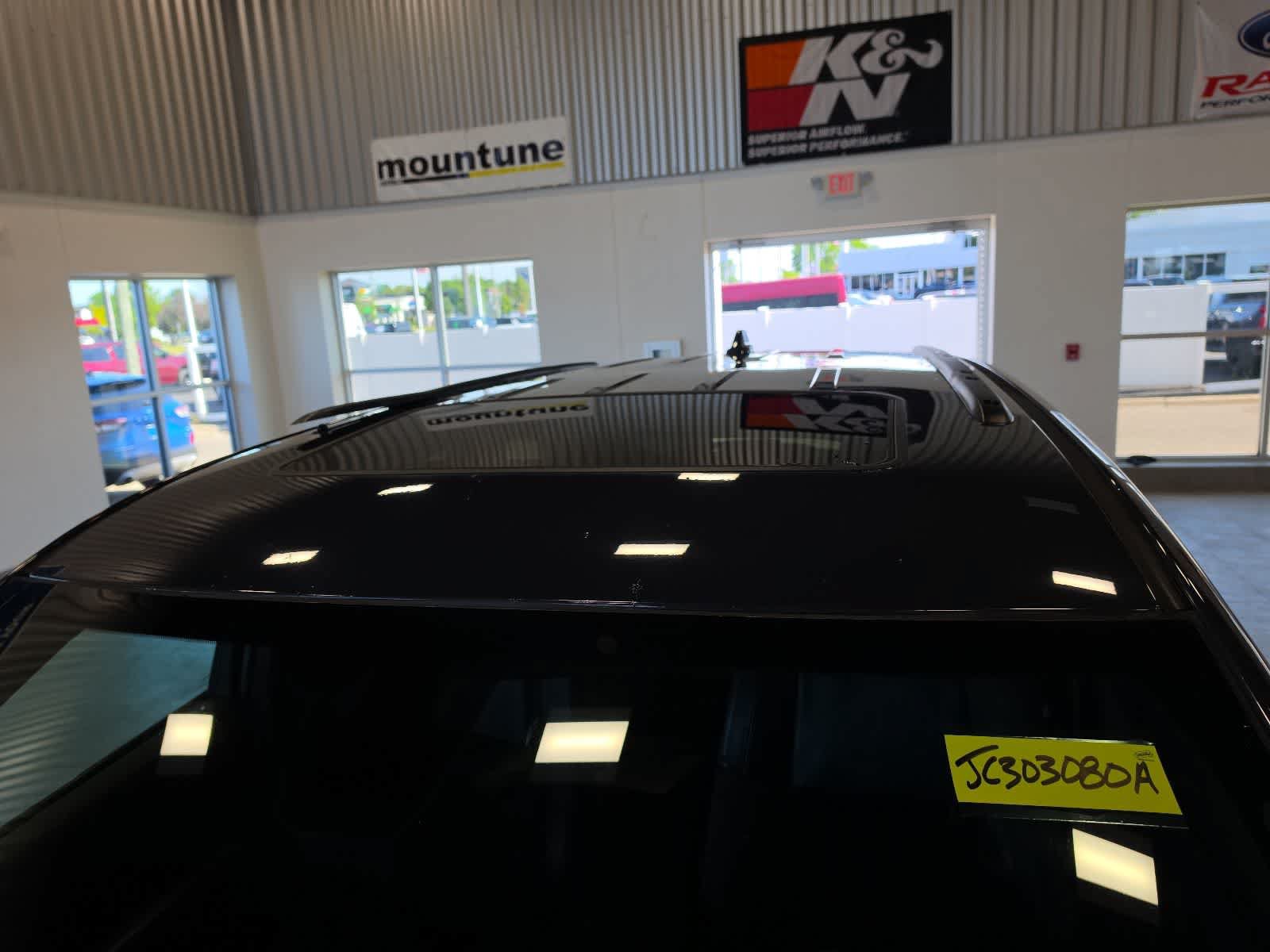 Used 2018 Jeep Grand Cherokee Altitude AWD/4WD image 14