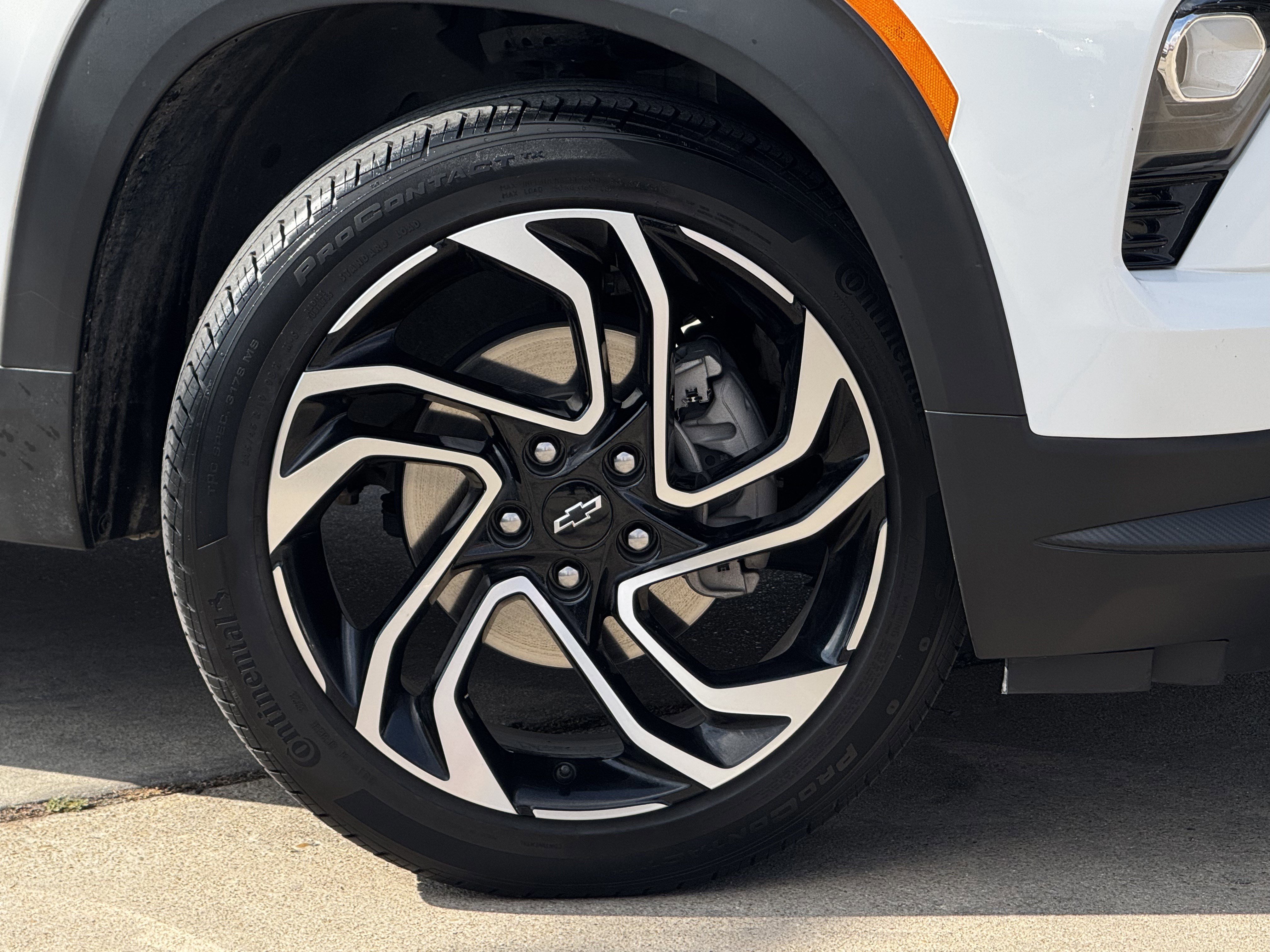 Used 2024 Chevrolet TrailBlazer RS w/ Driver Confidence Package image 9