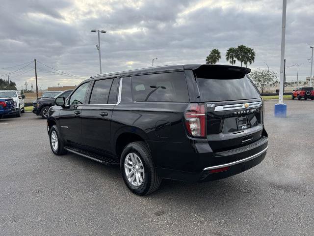 Used 2024 Chevrolet Suburban LT image 3