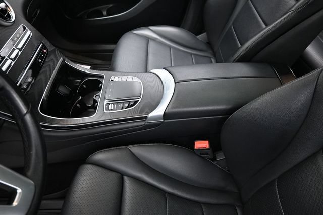 Used 2022 Mercedes-Benz GLC 300 image 24