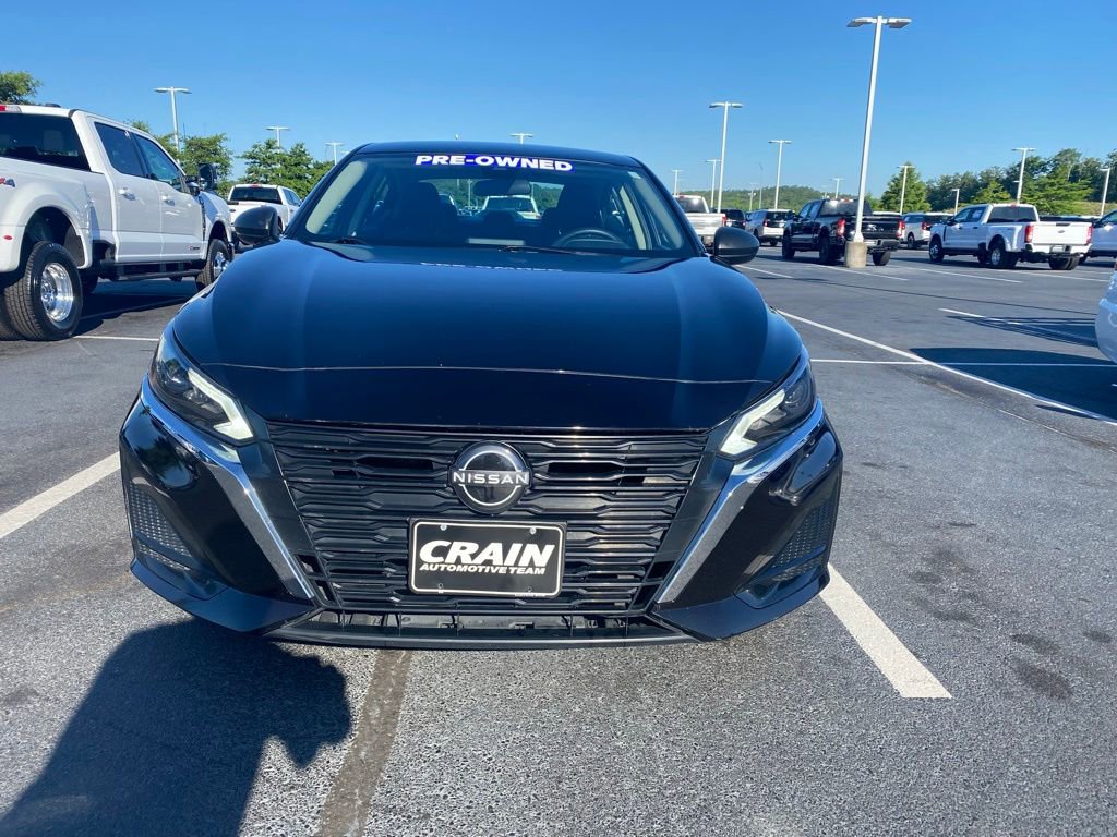 Used 2024 Nissan Altima 2.5 SV FWD image 2