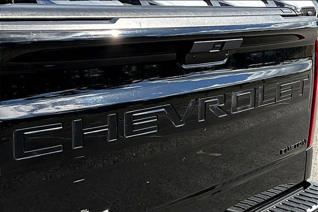 Used 2022 Chevrolet Silverado 1500 Custom Trail Boss w/ LPO, Dark Essentials Package image 30