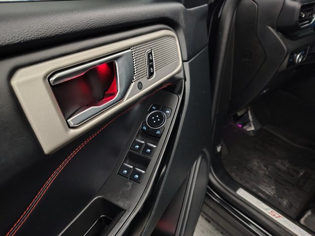 Certified 2024 Ford Explorer ST-Line w/ Class IV Trailer Tow Package AWD/4WD image 23