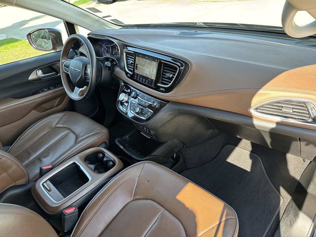 Used 2018 Chrysler Pacifica Limited image 13