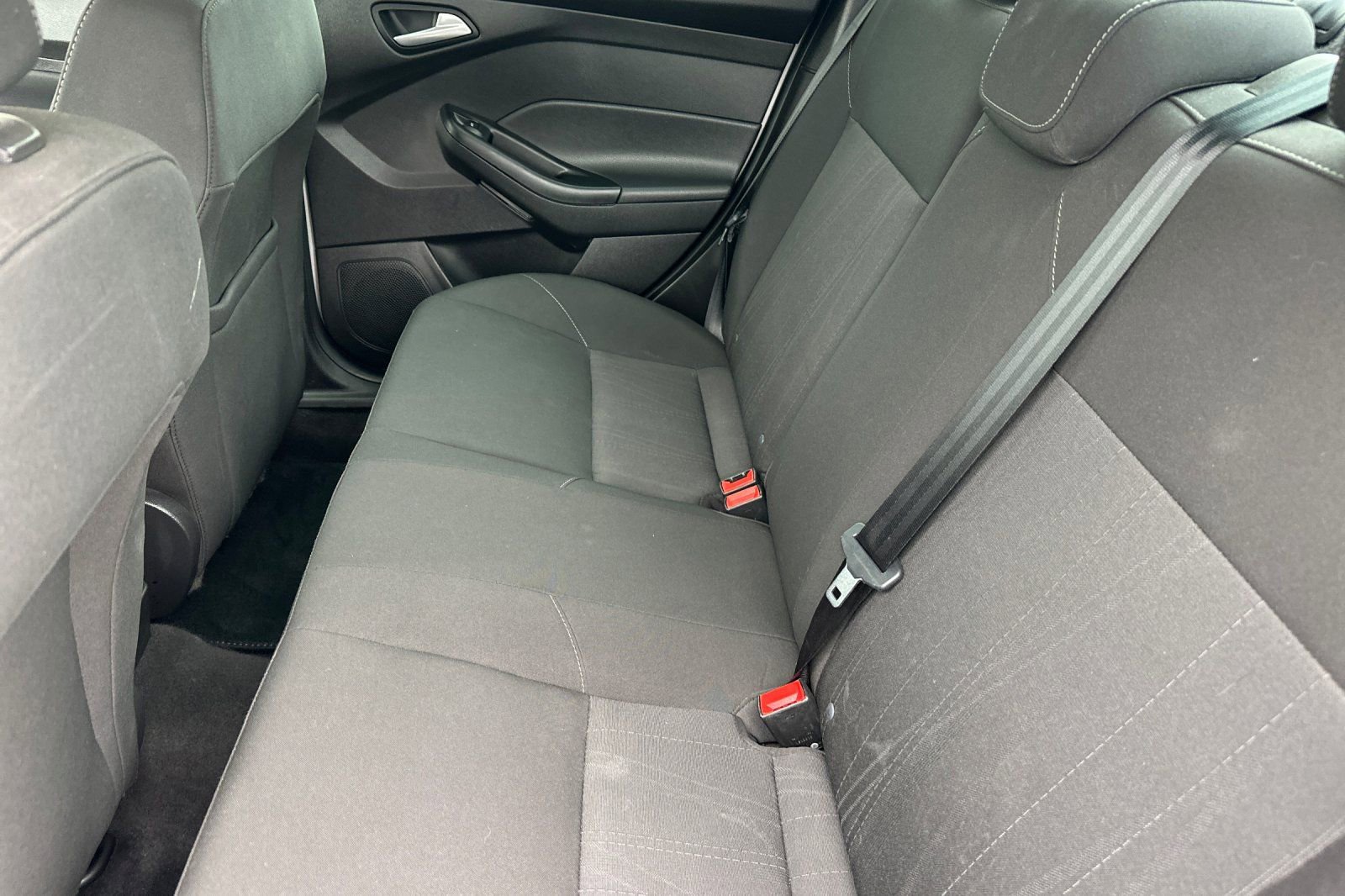 Certified 2018 Ford Focus SE FWD image 11