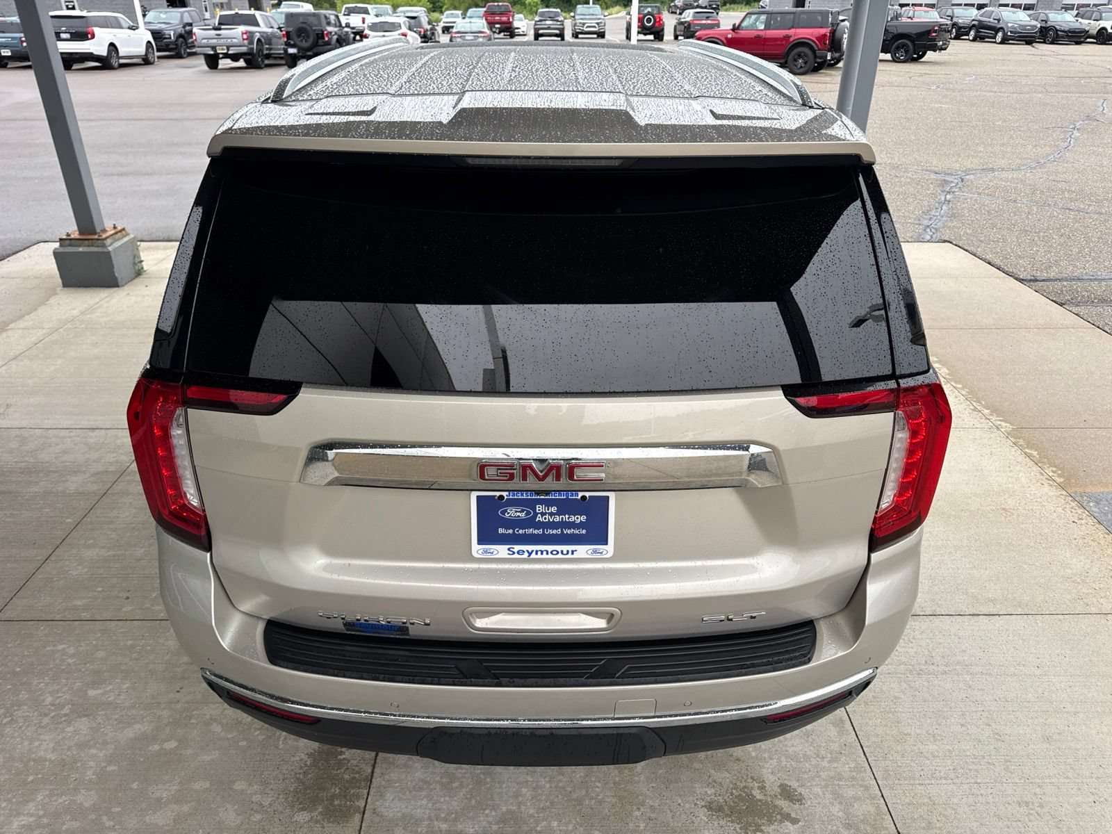 Used 2021 GMC Yukon SLT w/ SLT Premium Package AWD/4WD image 7