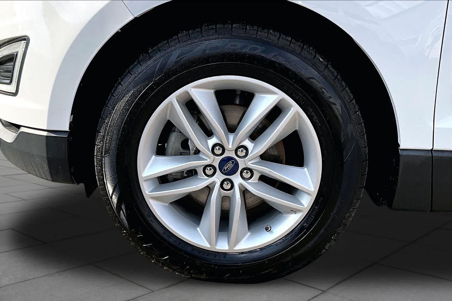 Certified 2017 Ford Edge SEL FWD image 11