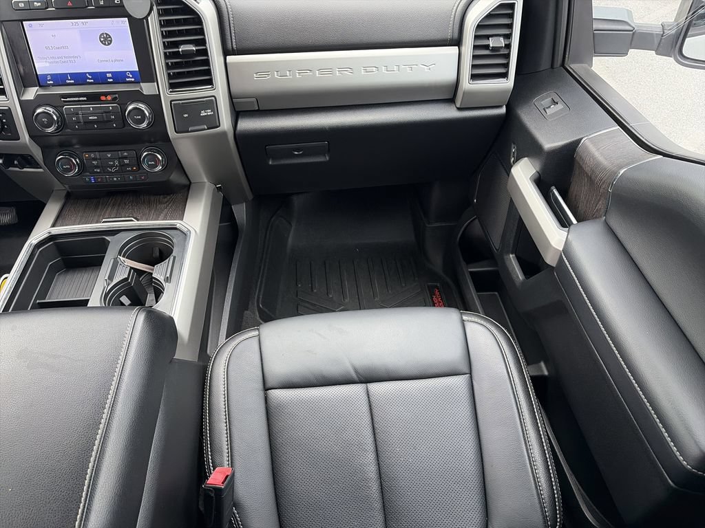 Certified 2020 Ford F350 Lariat w/ Lariat Value Package AWD/4WD image 17