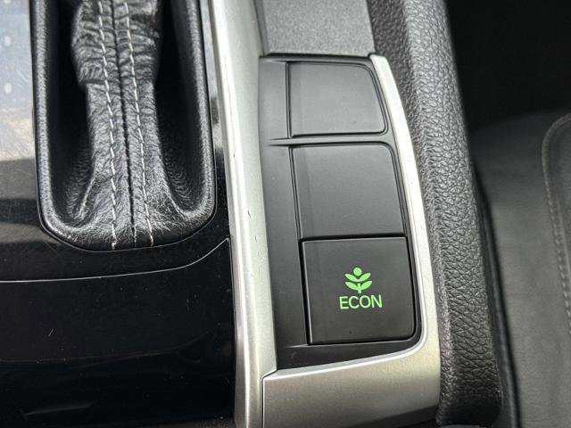 Used 2019 Honda Civic Touring image 30