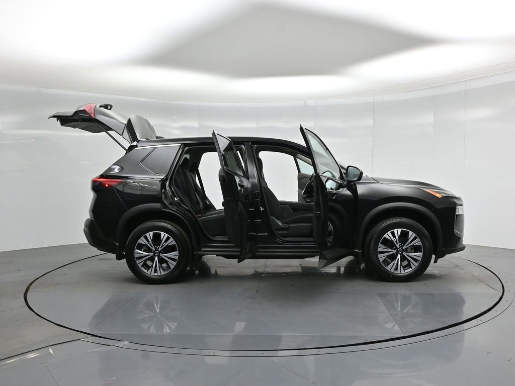 Used 2021 Nissan Rogue SV image 34