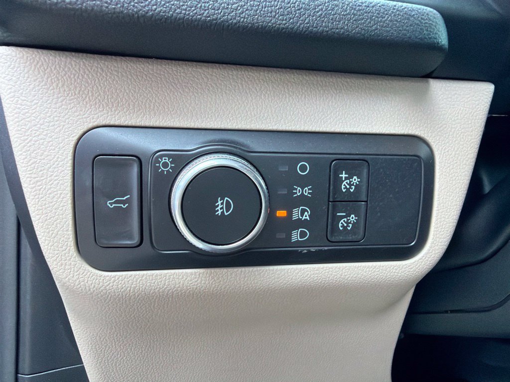 Certified 2020 Ford Escape SEL FWD image 25