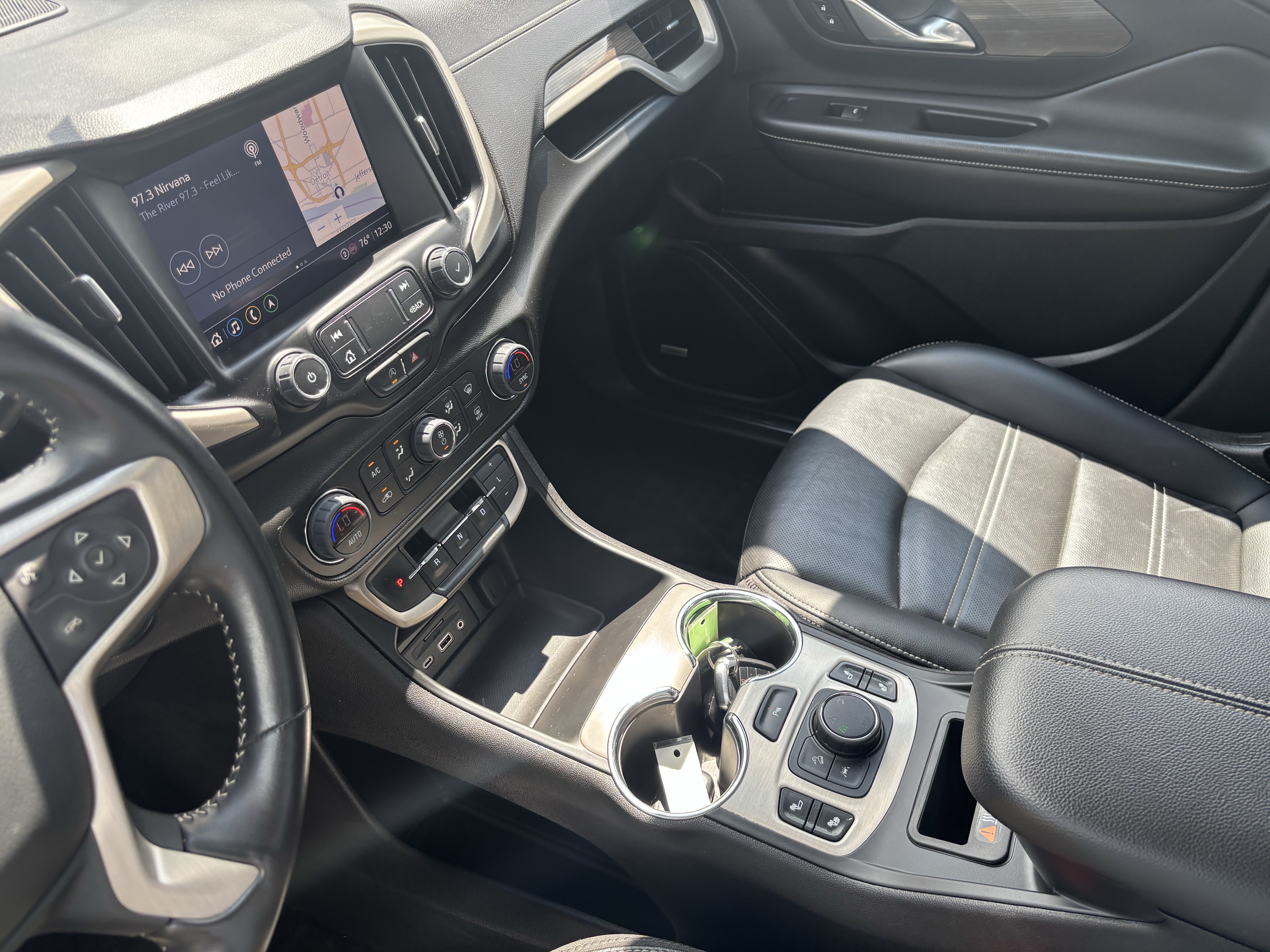 Used 2022 GMC Terrain Denali w/ LPO, 'HIT The Road' Package AWD/4WD image 32