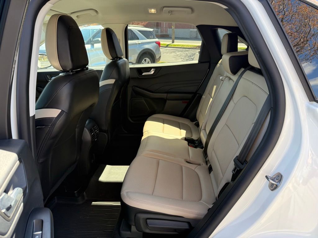 Certified 2022 Ford Escape SEL image 18