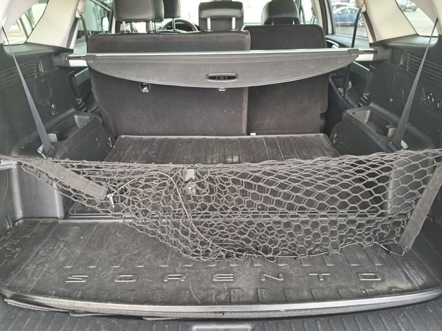 Used 2023 Kia Sorento S w/ Panoramic Sunroof Package image 24