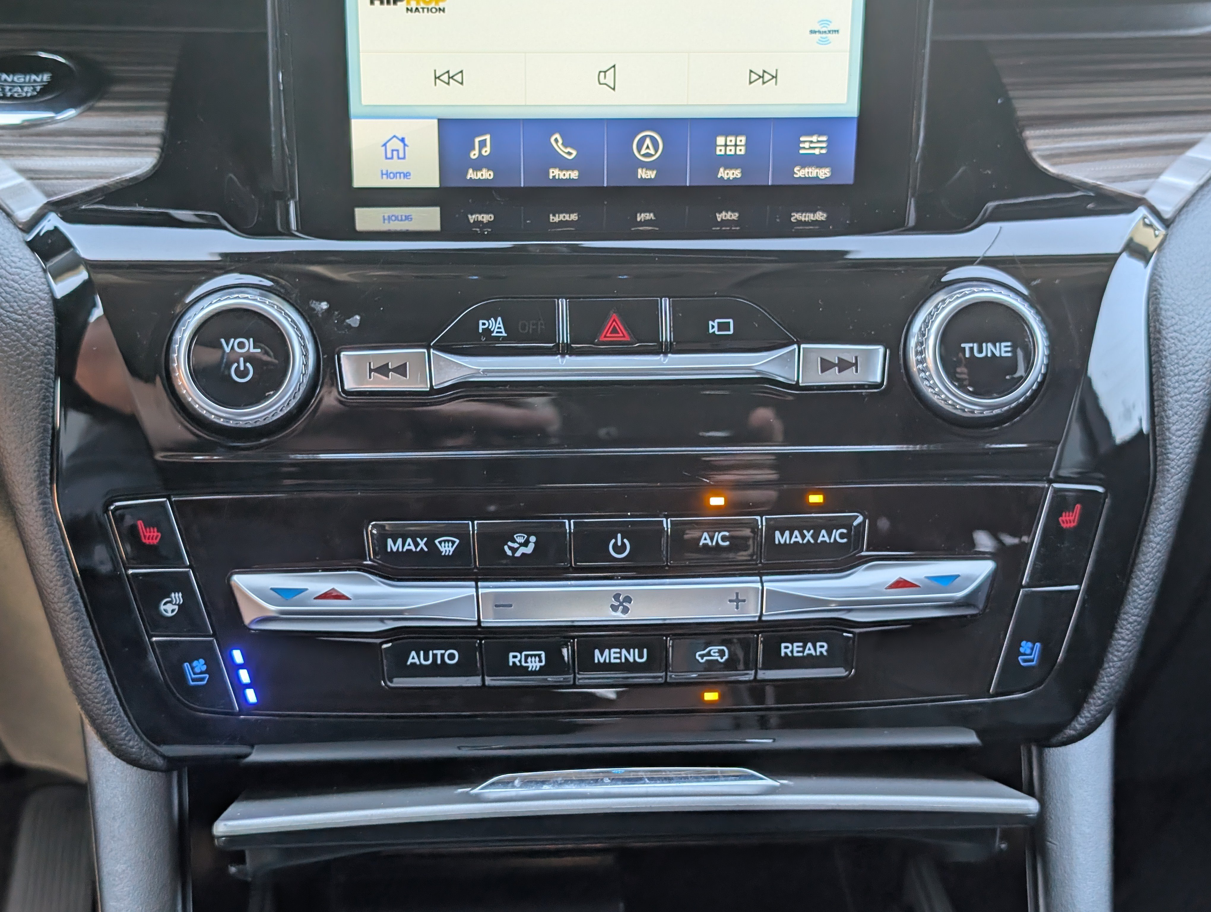 Certified 2022 Ford Explorer Limited w/ Limited Technology Package AWD/4WD image 31