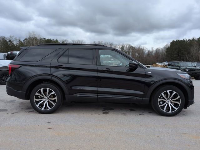 Certified 2025 Ford Explorer ST-Line AWD/4WD image 3