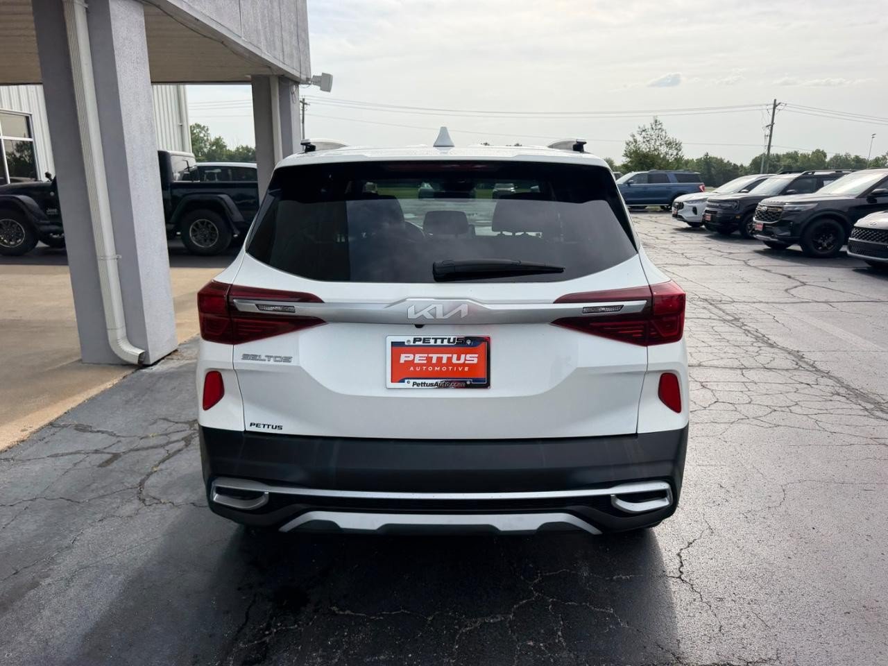 Used 2023 Kia Seltos EX AWD/4WD image 4