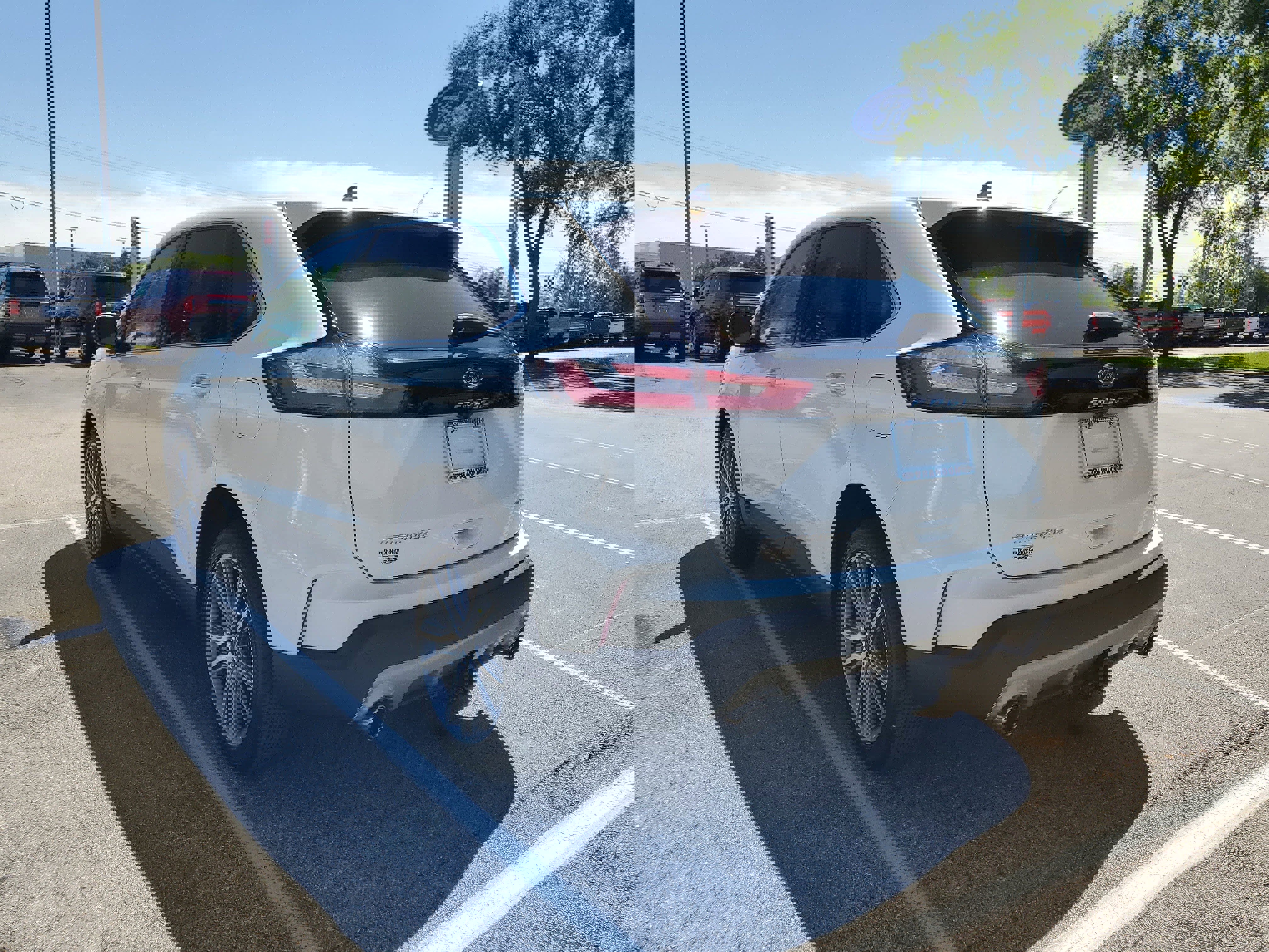 Certified 2023 Ford Edge Titanium w/ Class II Trailer Tow Package image 3