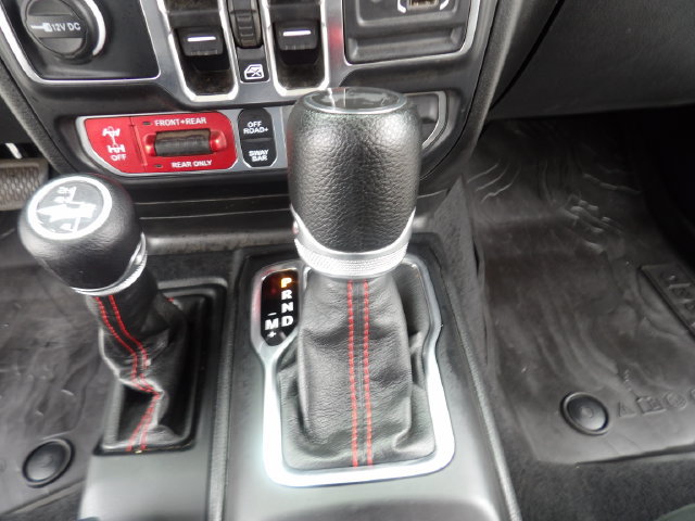 Used 2023 Jeep Wrangler Unlimited Rubicon w/ LED Lighting Group AWD/4WD image 26