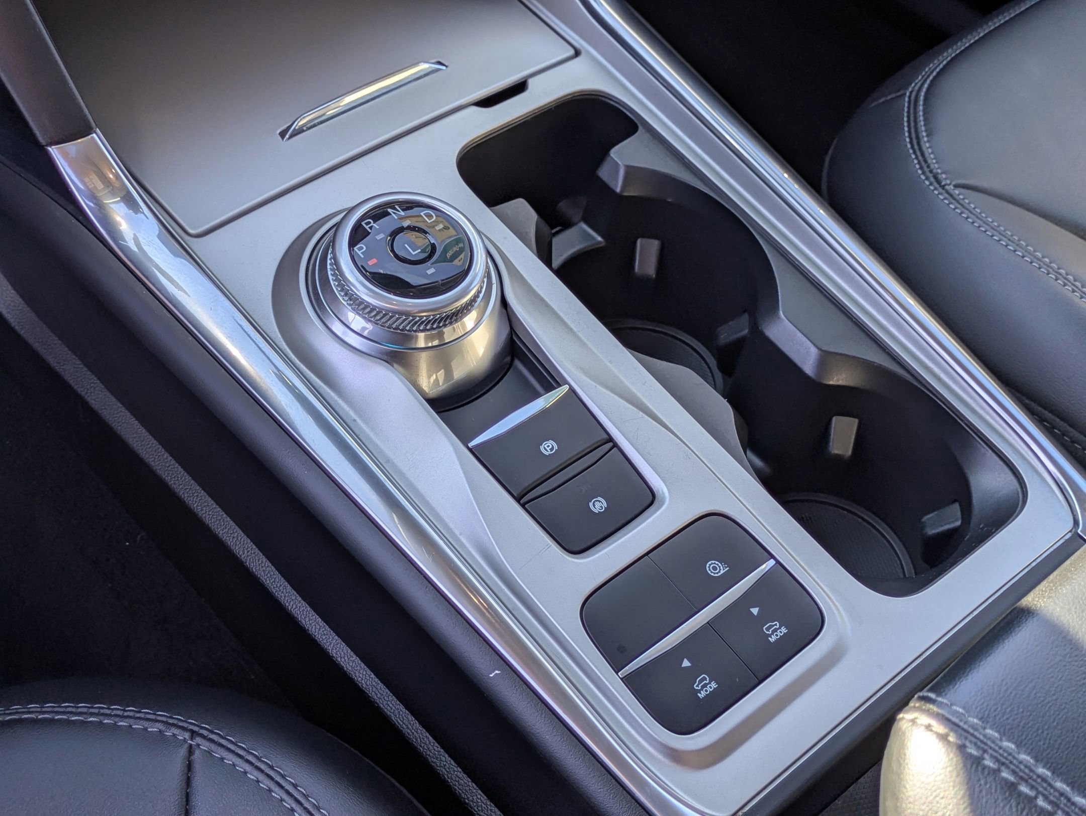 Certified 2022 Ford Explorer XLT w/ Equipment Group 202A image 26