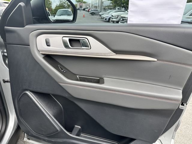 Certified 2025 Ford Explorer Active w/ Active Comfort Package AWD/4WD image 36