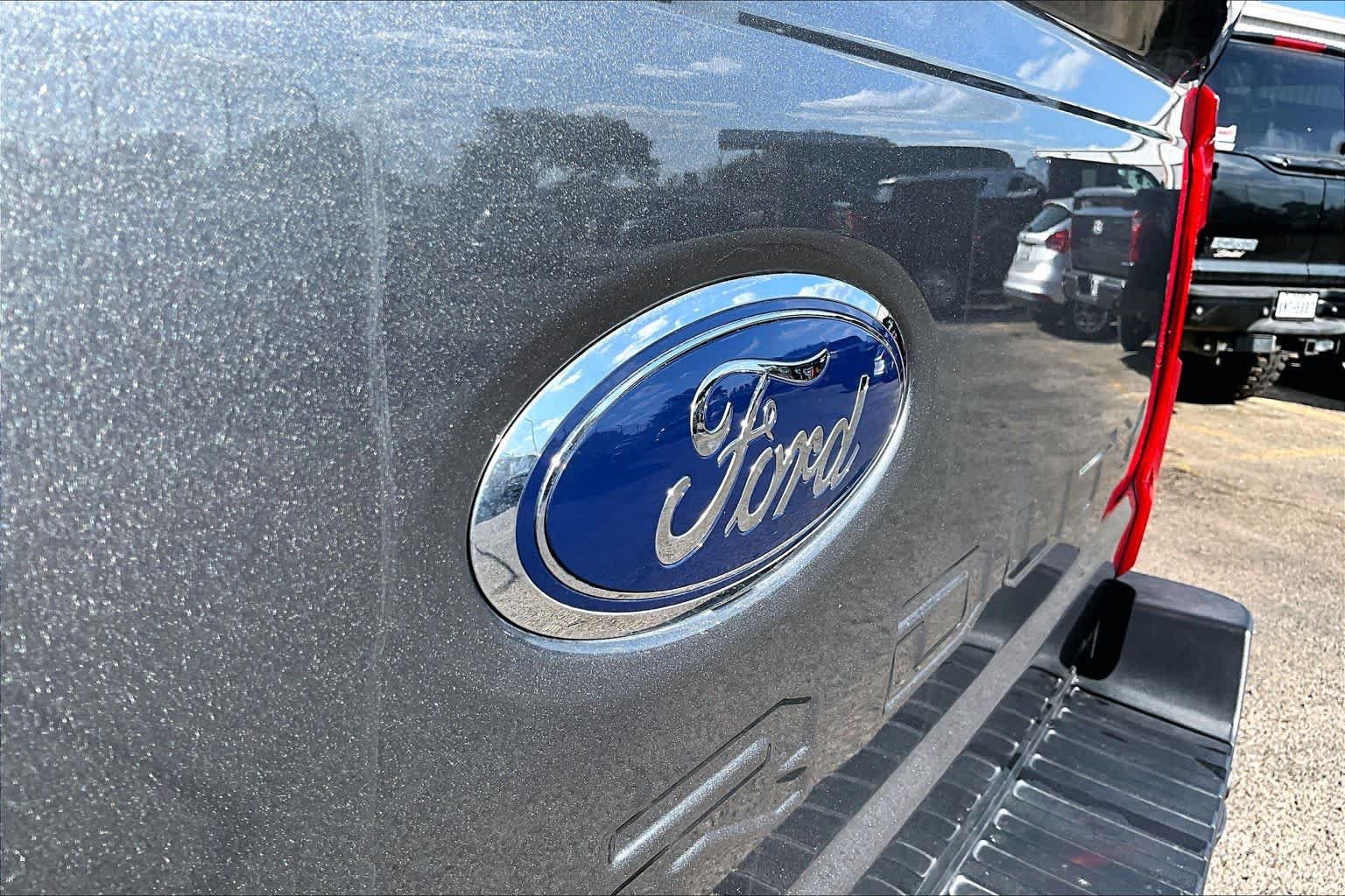 Certified 2024 Ford F250 Lariat w/ Sport Appearance Package AWD/4WD image 31